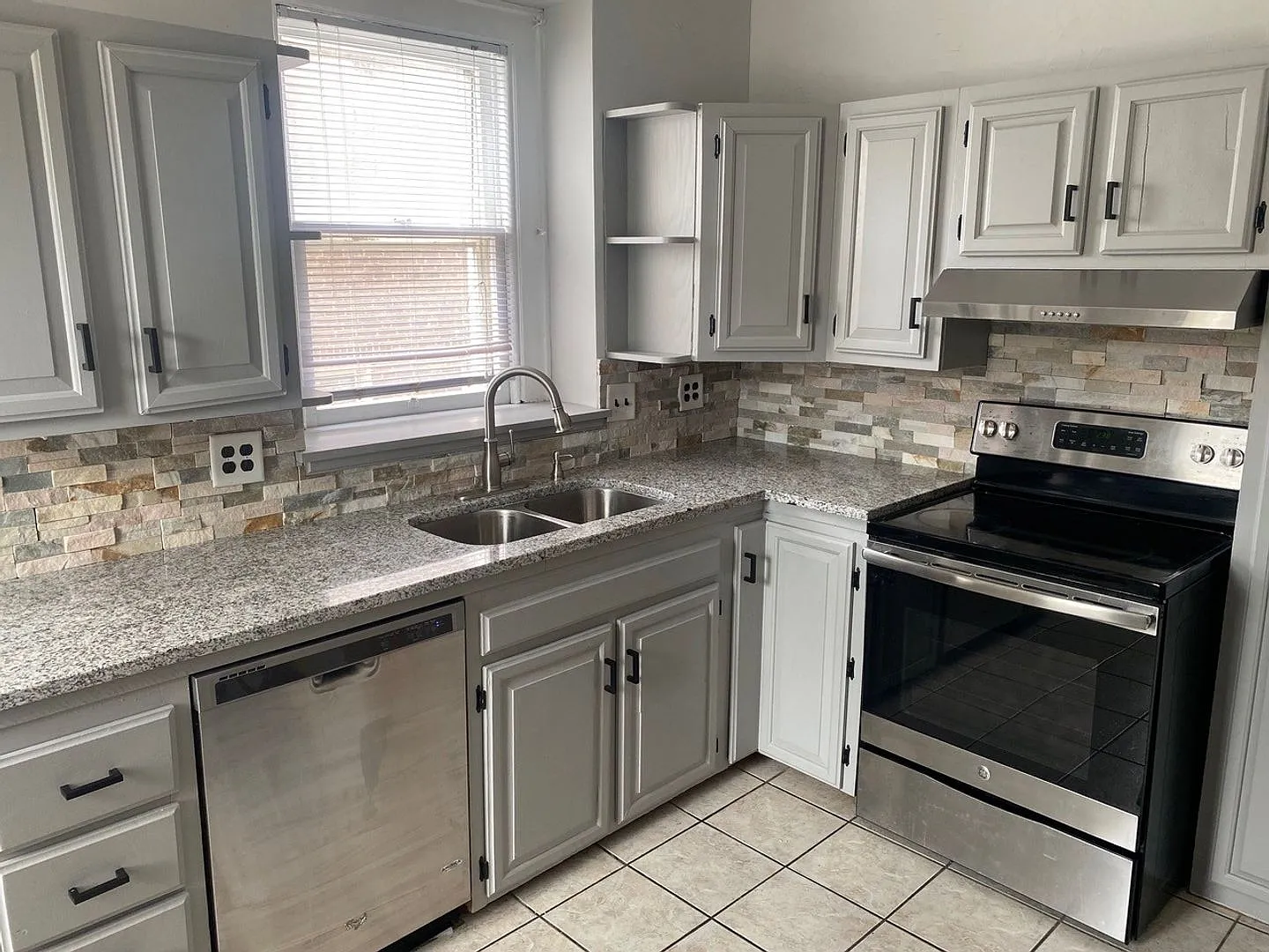 1701-1707 N. Summit Street — Photo 3