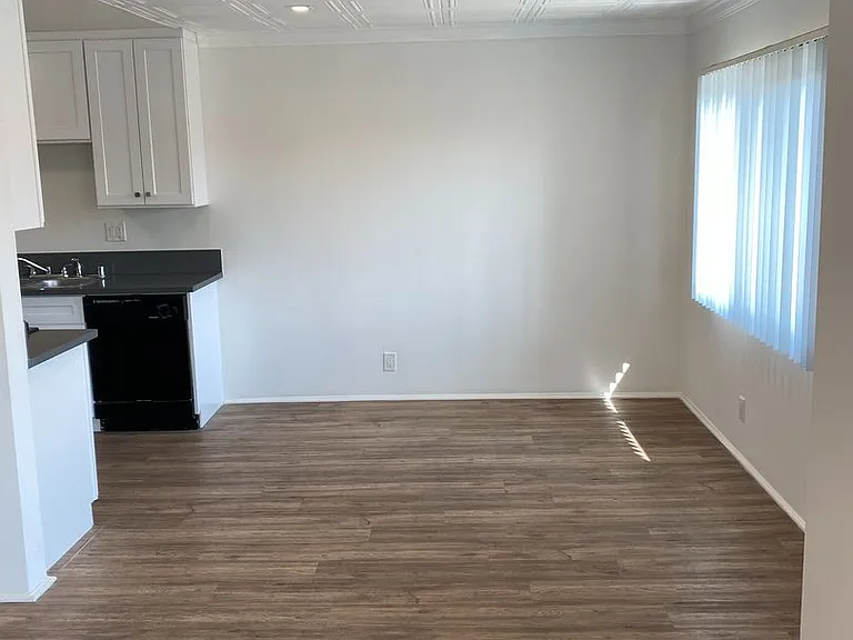 1489 S Canfield Ave — Photo 8