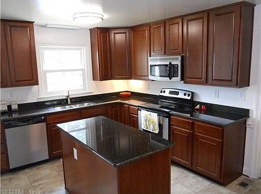 3rd image of 1325 Savory Cres