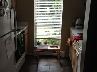 99 Hemlock Cir, Peekskill, NY 10566