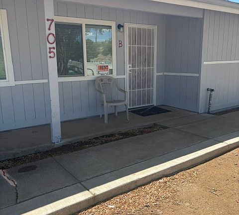 705 Manzanita apt B