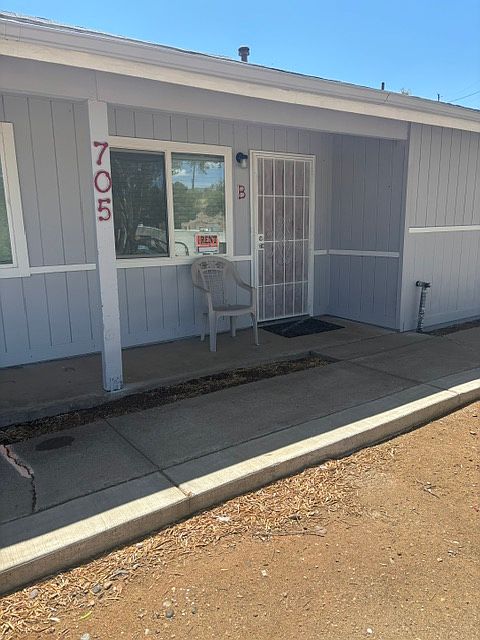 705 Manzanita apt B
