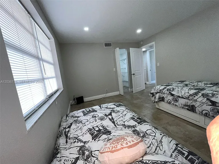 301 SE 3rd St #204 — Photo 11