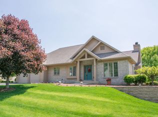 1151 Turnberry Ct, Lake Geneva, WI 53147