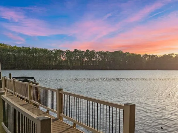 901 Sunset Pointe Dr, Salisbury, NC 28146