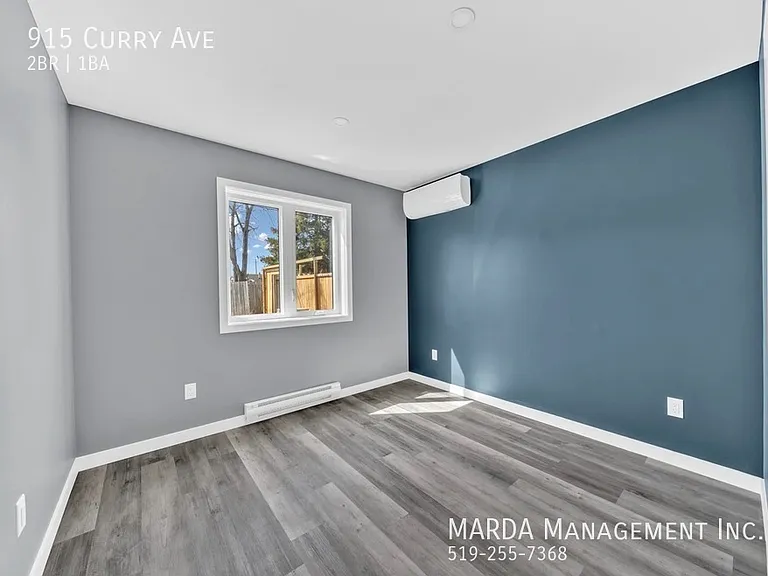 915 Curry Ave — Photo 8