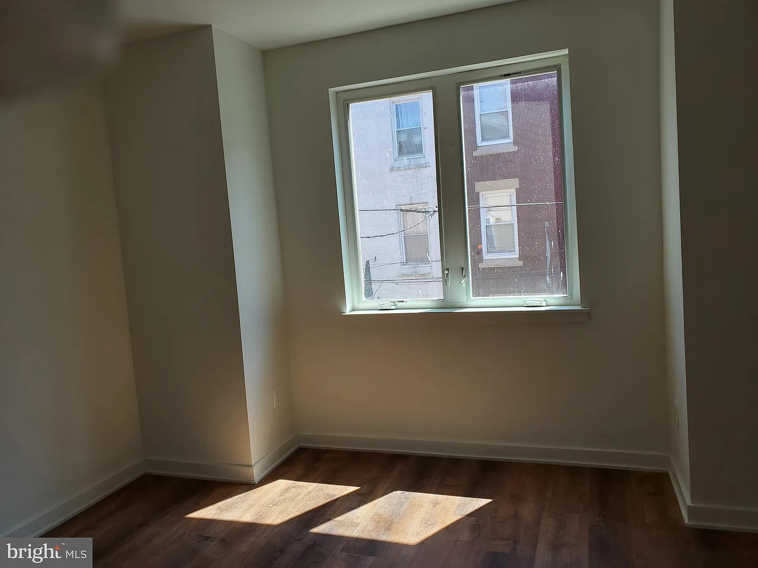 5 bed, 3.0 bath, 1963 sqft, $2,000 — Photo 4