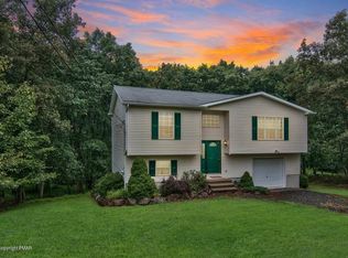 271 Sugarbush Rd, Henryville, PA 18332