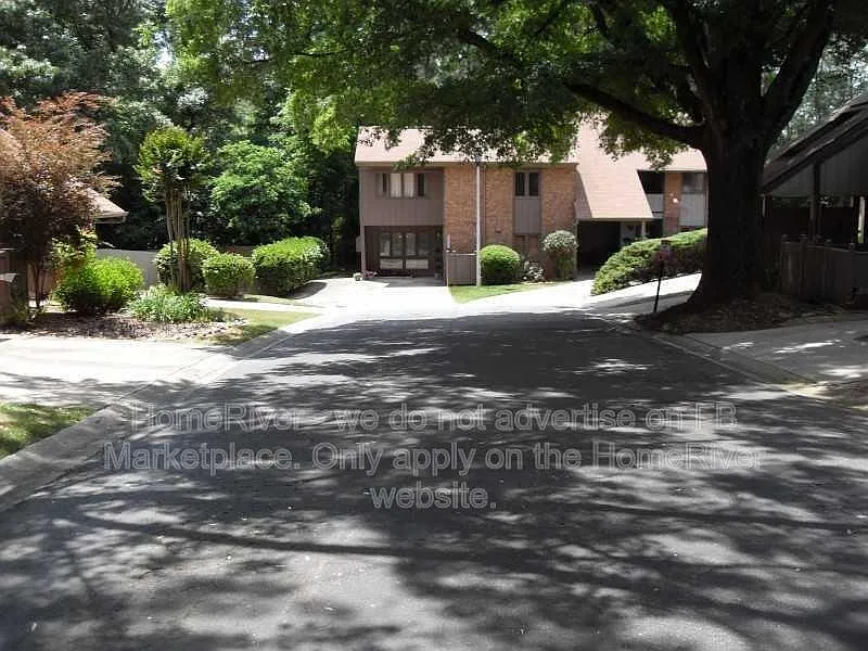 Building Photo - 3208 Clairmont North NE #3208