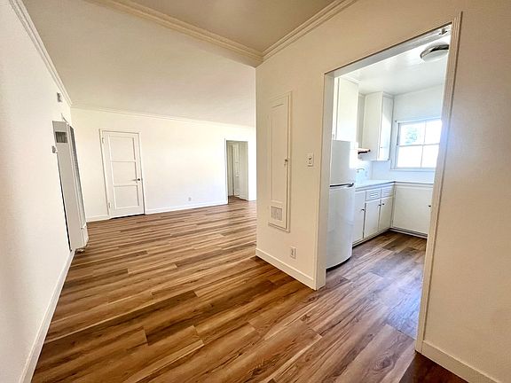 2nd image of 3950 Los Feliz Blvd APT 207