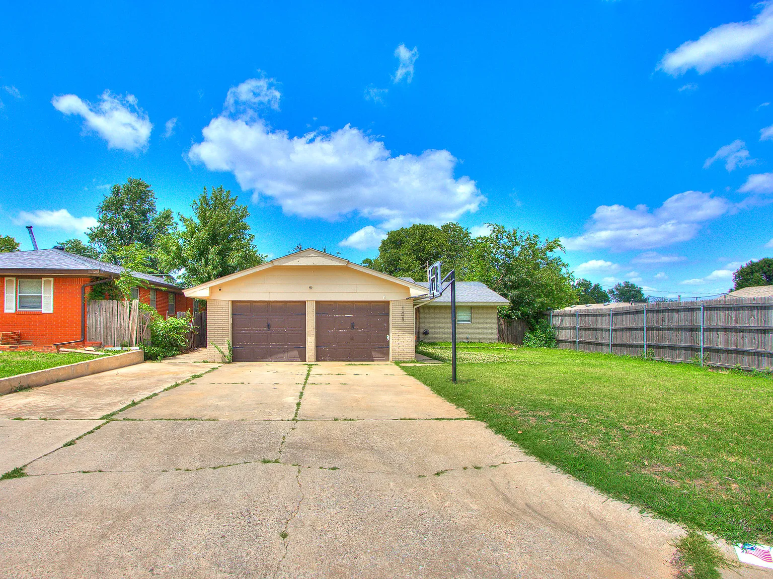 3 bed, 1.5 bath, 1056 sqft, $1,345 — Photo 2