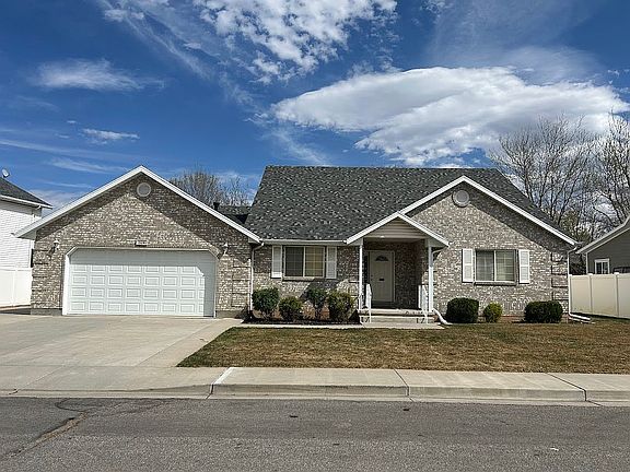 2nd image of 524 N Mitchell Dr