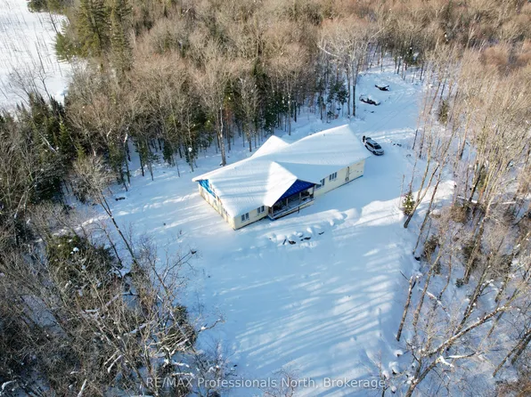 121 Loon Lake Rd, Magnetawan, ON P0A 1Z0