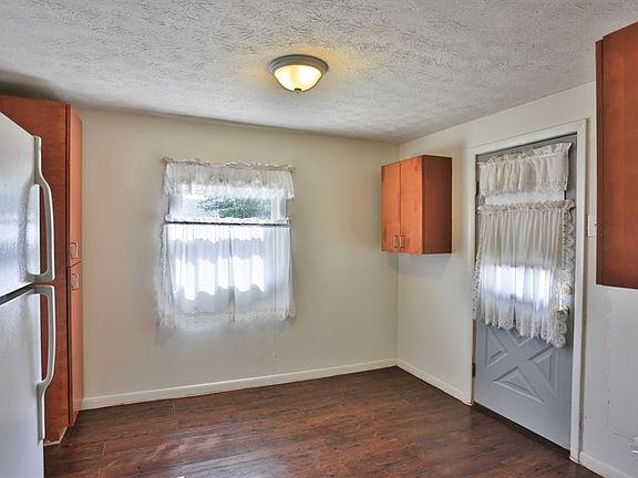 4th image of 1239 Christian Ave