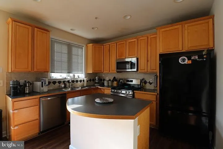 308 Garden View Sq — Photo 4