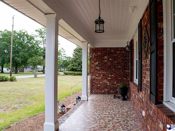 4th image of 211 English Park Rd