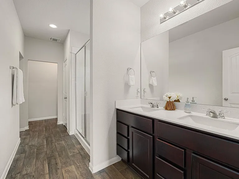 13925 Heywood Dr — Photo 24