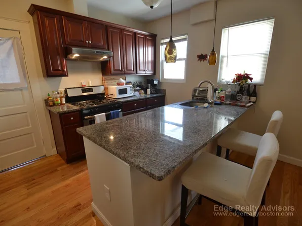 15 Litchfield St #2, Brighton, MA 02135