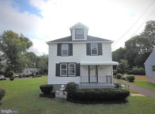 11 Auburn Ave, Ewing, NJ 08638