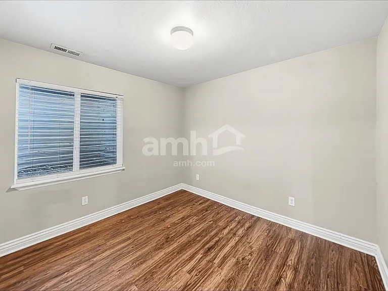 7128 N Kiowa Pkwy — Photo 15