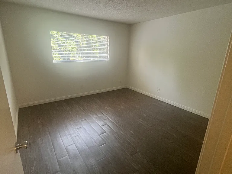 Ridgegate Apartments — Photo 14