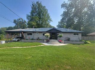 813 Seacliff Dr, Kingsville, ON N9Y 2L3