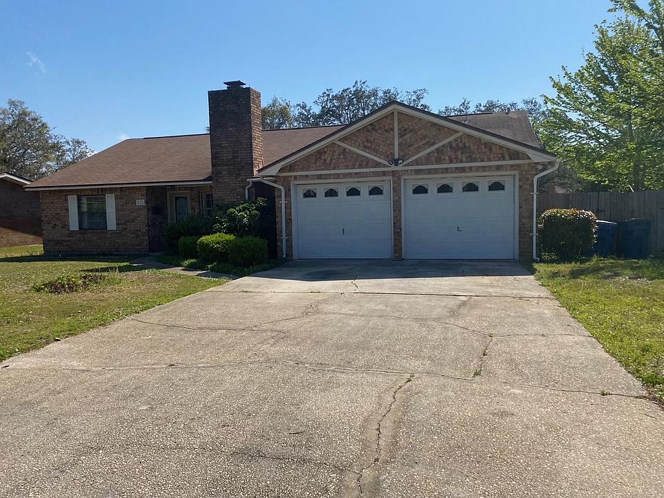 1st image of 212 Dolphin St
