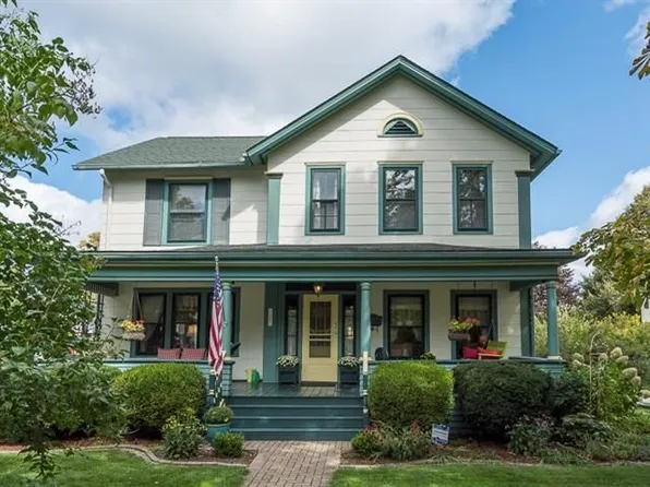 133 Orchard St, Chelsea, MI 48118