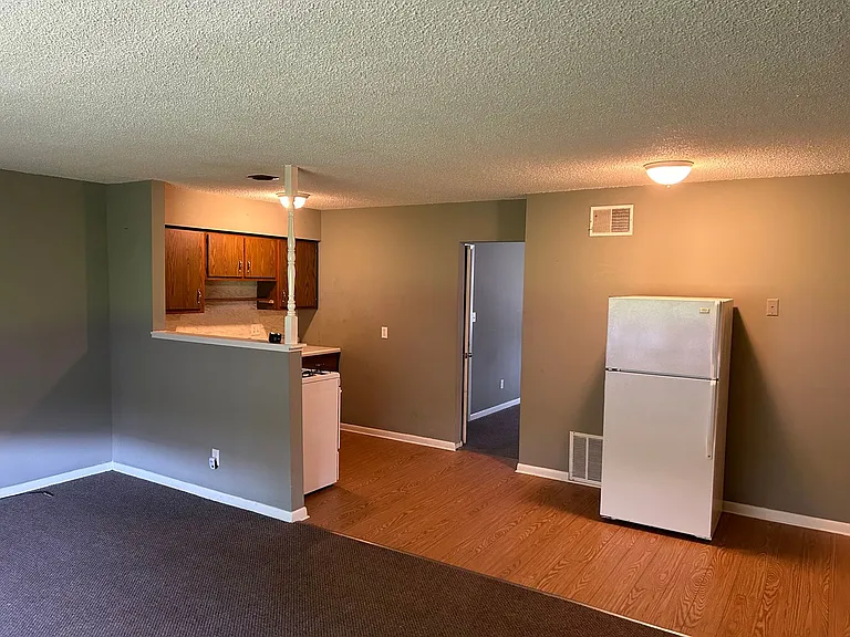 217 N Hamilton St #11 — Photo 3