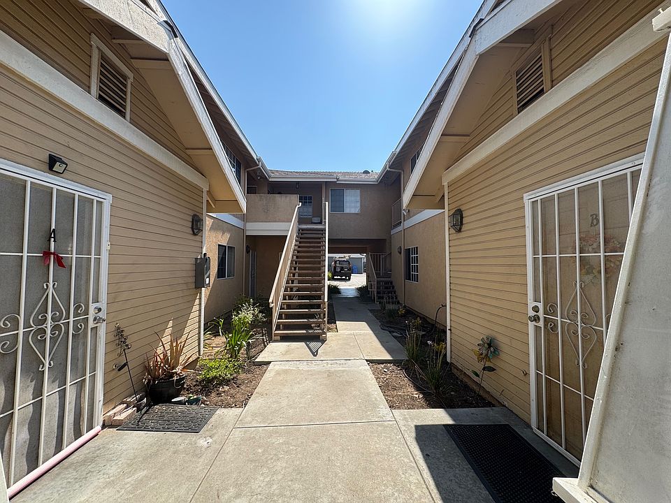 Entrance to all the units