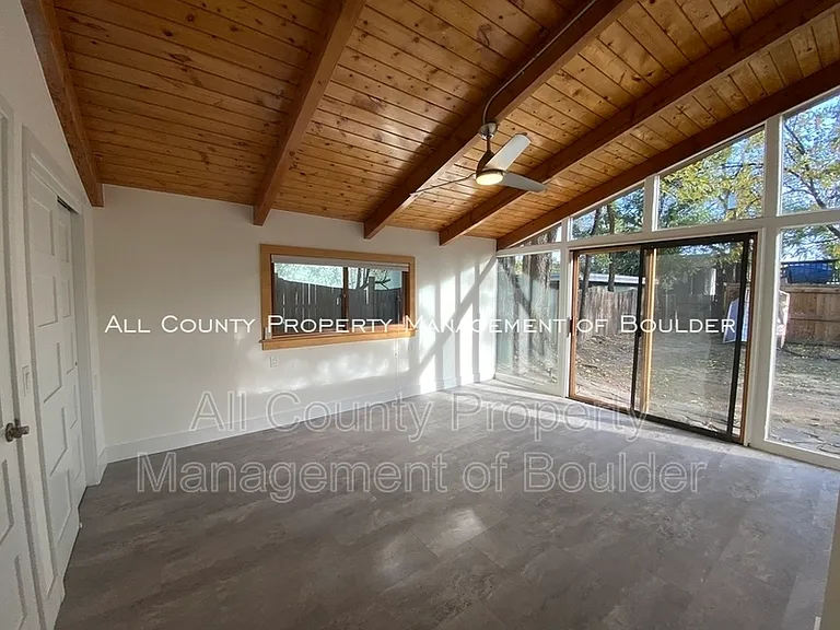 528 Pearl St — Photo 3