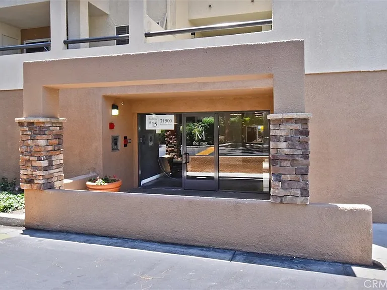 21500 Burbank Blvd #112 — Photo 4