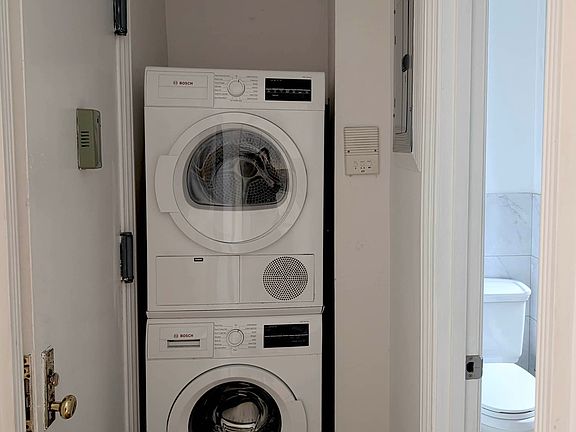 3rd image of 373 S 4th St APT 1A