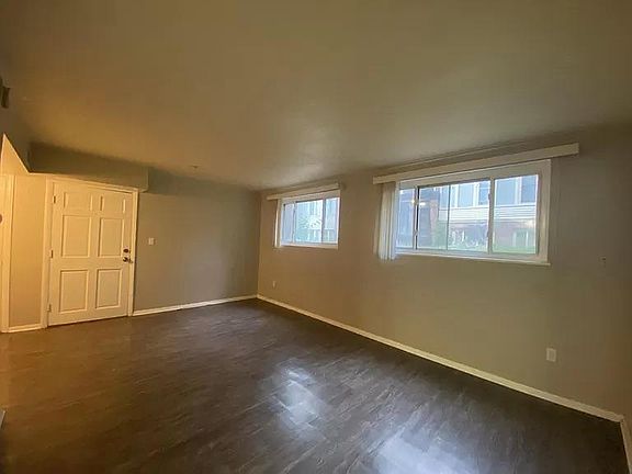 3rd image of 18923 Hilliard Blvd #2B