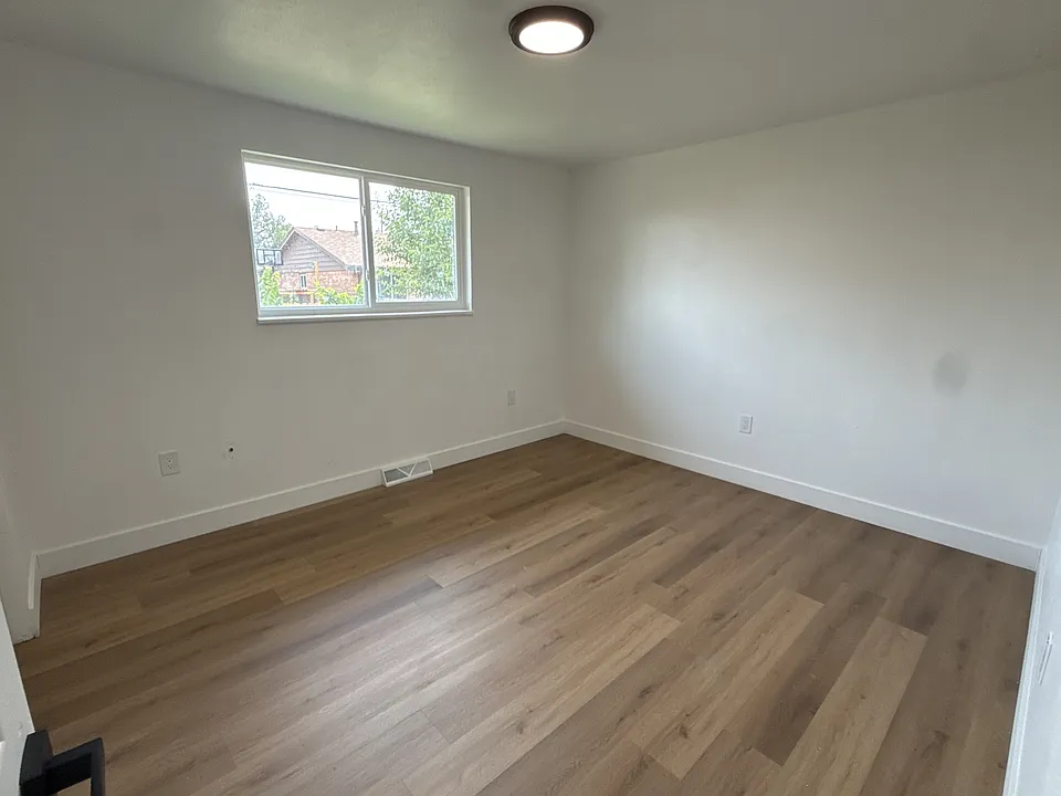 230 N 11th Ct