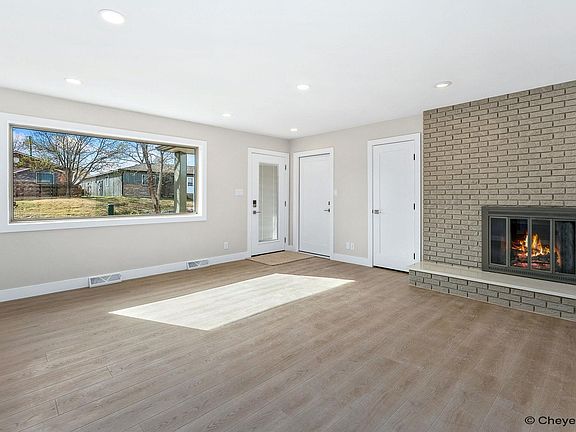 3rd image of 5711 Townsend Pl