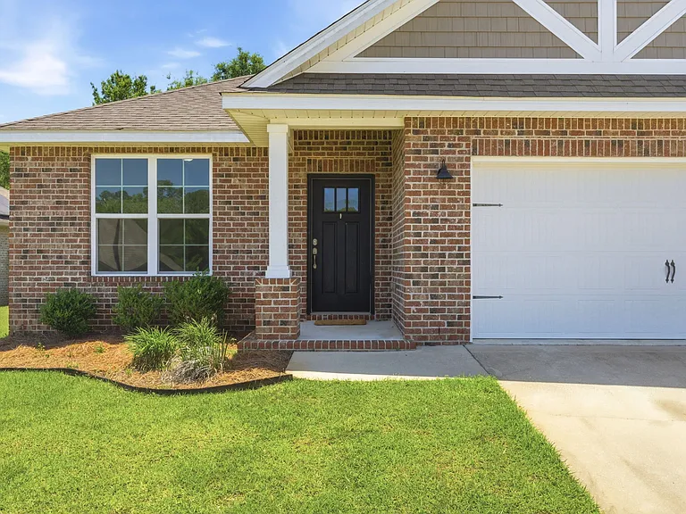425 Pemberton Ln — Photo 4