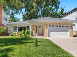 120 S Gibbons Ave, Arlington Heights, IL 60004