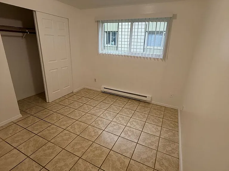 Rochelle Apartments — Photo 7