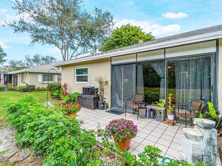 18855 Candlewick Dr — Photo 25
