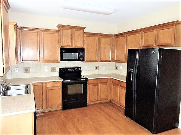 5th image of 157 Autry Ave