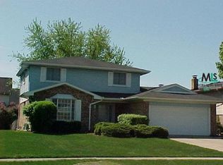 18640 Ash Creek Dr, Macomb, MI 48044