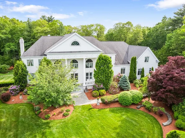 6 Steel Rd, Hopedale, MA 01747