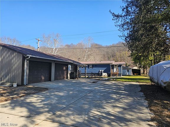 2nd image of 2524 Sycamore Ln