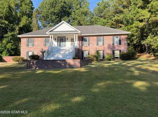 2005 Hidden Valley Dr, Columbus, MS 39701