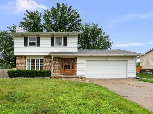 2603 E 35th Street Ct, Davenport, IA 52807