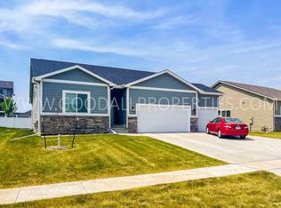 16736 Wilden Dr, Clive, IA 50325