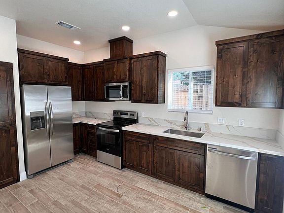 3rd image of 8210 Cordelia Cir #B