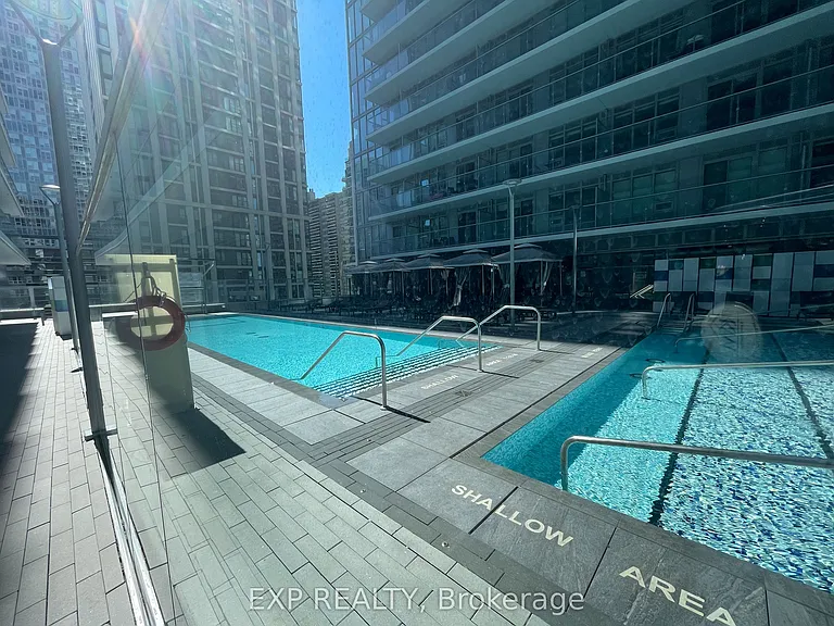 195 Redpath Ave #2015 — Photo 27