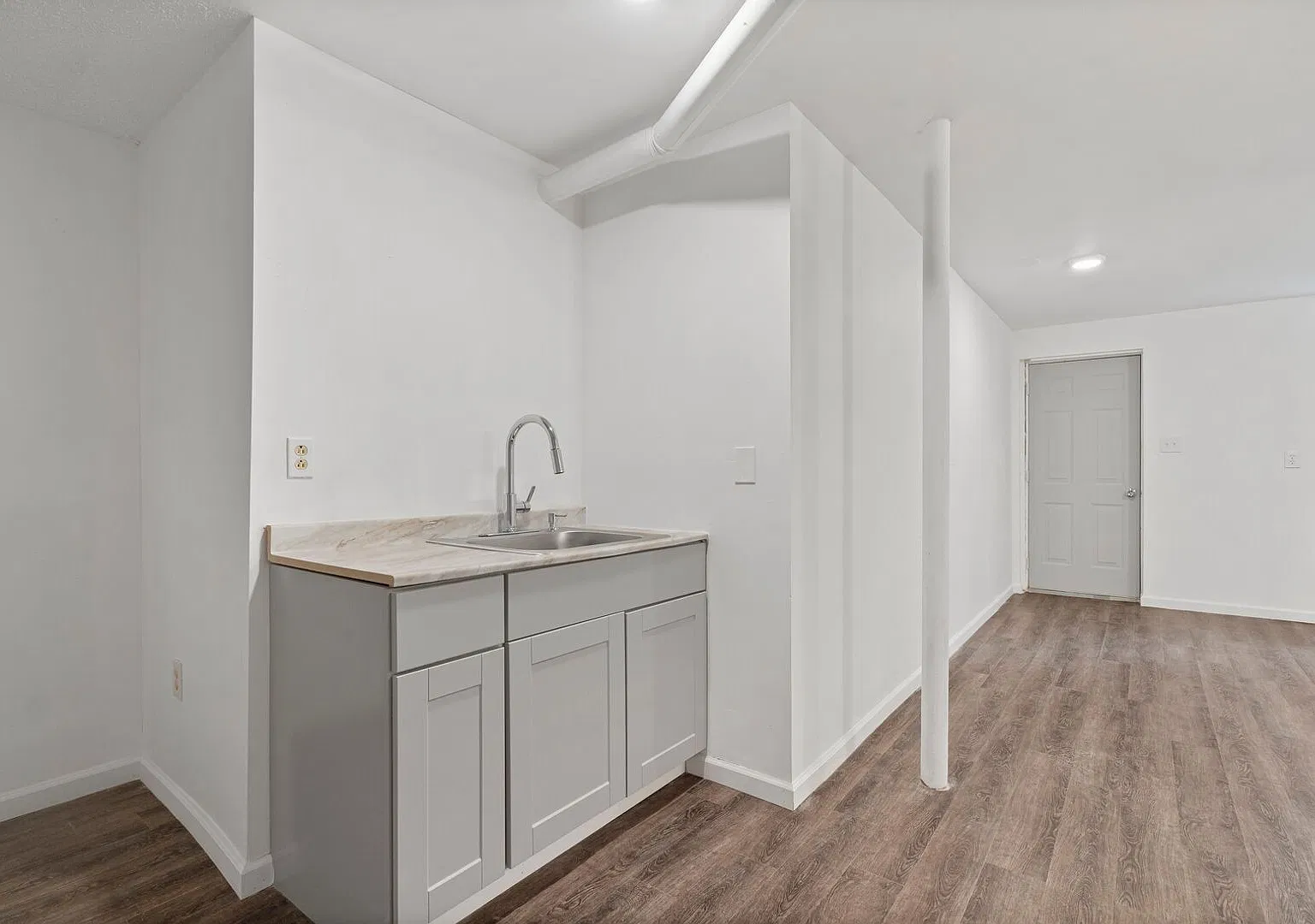 1709 Golf Club Rd — Photo 2